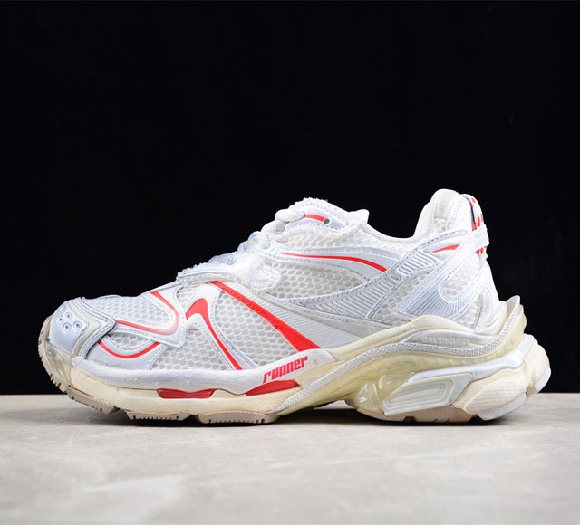 Balenciaga 巴黎世家 Runner 2 破坏风 手工做旧款复古老爹鞋w3Rxp9 核心配合工厂优势供应 该款是通过溢胶 做旧 缝线等细节 展示了设计师