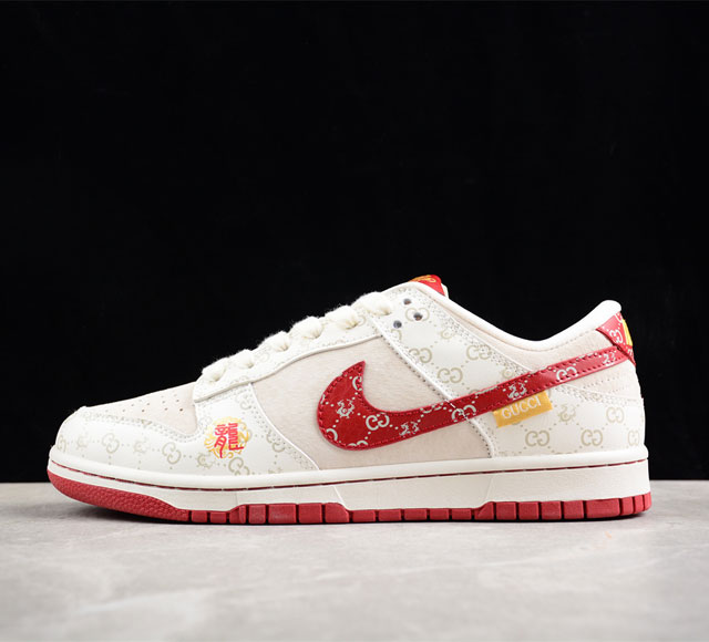 Gucci X Nk Dunk Low 古驰联名创作-红龙 Sb低帮休闲板鞋 Fc1688-158 #中国龙为主题 融入意大利设独特的创意和革新 鞋面采用小牛皮