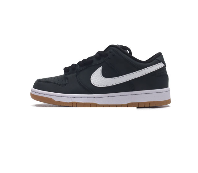 耐克 Nike Sb Dunk Low Pro 男 女滑板鞋 经典复古运动鞋 采用天然皮革 经久耐穿 塑就如元年款 Dunk 般的复古质感 鞋头透气孔 搭配鞋口