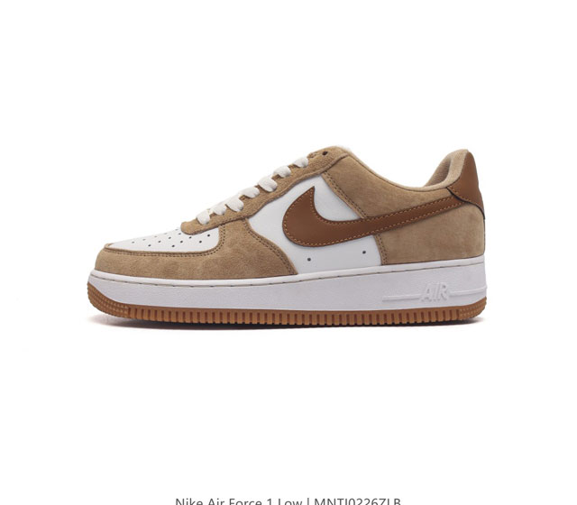 真二层皮 耐克 Nike Air Force 1 07 空军一号低帮百搭休闲运动板鞋 柔软 弹性十足的缓震性能和出色的中底设计 横跨复古与现代的外型结合 造就出