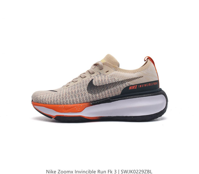 Nike Zoomx Invincible Run Fk 3 机能风格运动鞋 跑步鞋搭载柔软泡绵 在运动中为你塑就缓震脚感 设计灵感源自日常跑步者 提供稳固支撑