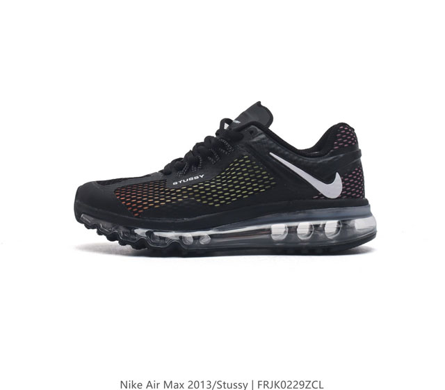 耐克 2022第二弹联乘登场 St ssy Nike Air Max 2013联名小倒钩黑色男女跑鞋 此次联乘鞋款的鞋型以及科技应用以 Air Max 2013