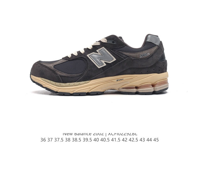 新百伦 New Balance 2R 跑鞋 男女运动鞋厚底老爹鞋 沿袭了面世之初的经典科技 以 Encap 中底配以升级版 N-Ergy 缓震物料 鞋面则采用特