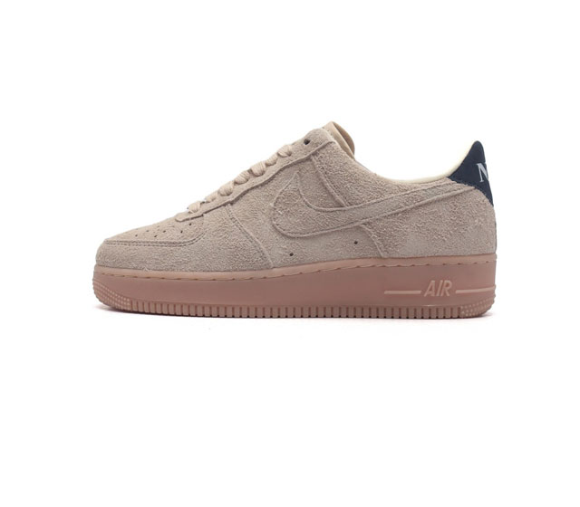 耐克男女鞋 Nike Air Force 1 '07 Lv8 空军一号运动鞋 Af1 时尚休闲篮球板鞋 设计灵感源自摔跤运动 助你发挥天赋 震撼全场 华丽设计搭