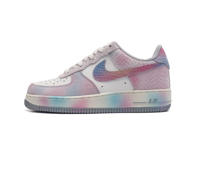 耐克男女鞋 Nike Air Force 1 '07 Lv8 空军一号运动鞋 Af1 时尚休闲篮球板鞋 设计灵感源自摔跤运动 助你发挥天赋 震撼全场 华丽设计搭