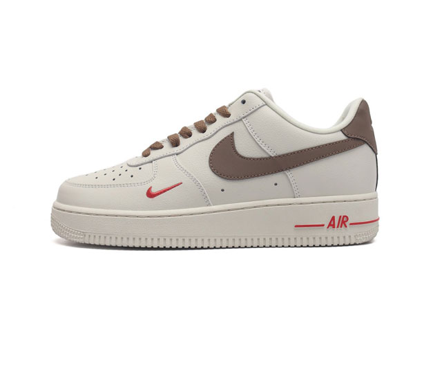 耐克 Nike Air Force 1 07 空军一号 Af 1 低帮百搭休闲运动板鞋 柔软 弹性十足的缓震性能和出色的中底设计 横跨复古与现代的外型结合 造就