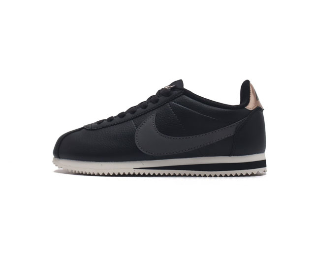 Nike Classic Cortez Nylon 耐克阿甘鞋男女子运动鞋 秉承元年款经典风格 糅合防水鞋面设计 令双足保持干爽舒适 防水锦纶鞋面强势抵御风雨侵