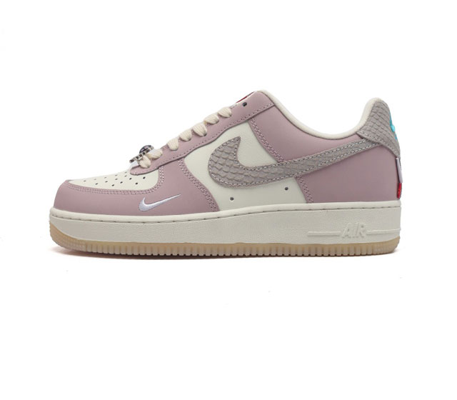 耐克 Nike Air Force 1 07 空军一号 Af 1 低帮厚底增高百搭休闲运动板鞋 柔软 弹性十足的缓震性能和出色的中底设计 横跨复古与现代的外型结