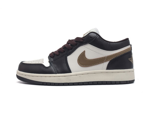 耐克 乔丹air Jordan 1 Low Aj1 乔1 乔丹1代aj1 低帮复古文化休闲运动篮球鞋 从1985 年面世的元年款汲取设计灵感 采用简洁大方的经典