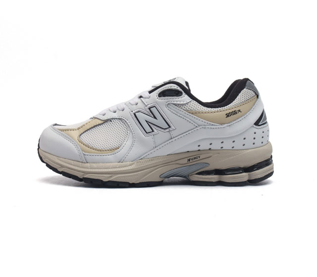 公司级 新百伦 New Balance 2R 跑鞋 男女运动鞋厚底老爹鞋 沿袭了面世之初的经典科技 以 Encap 中底配以升级版 N-Ergy 缓震物料 鞋面