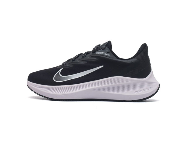 公司级 耐克 Nike Zoom Winflo 7 登月7代 跑鞋透气缓震疾速跑鞋 采用透气网眼鞋面搭配外翻式鞋口 为脚跟区域营造出色舒适度 而在鞋底部分 搭载