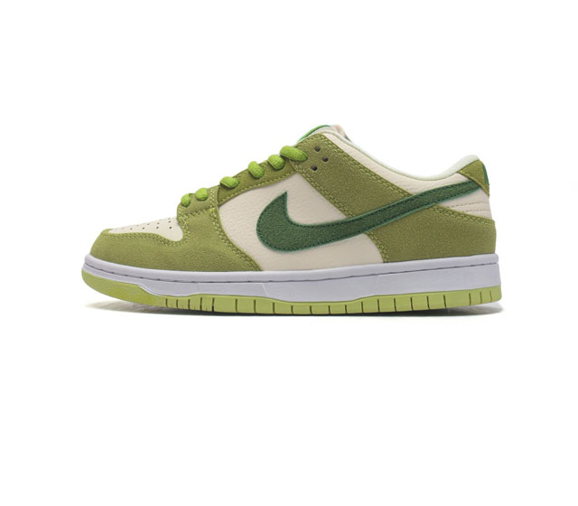 耐克 Nike Sb Dunk Low Pro 男 女滑板鞋 经典复古运动鞋 采用低帮设计 塑就经典 Dunk 风格 鞋垫后跟搭载 Zoom Air 气垫 加衬