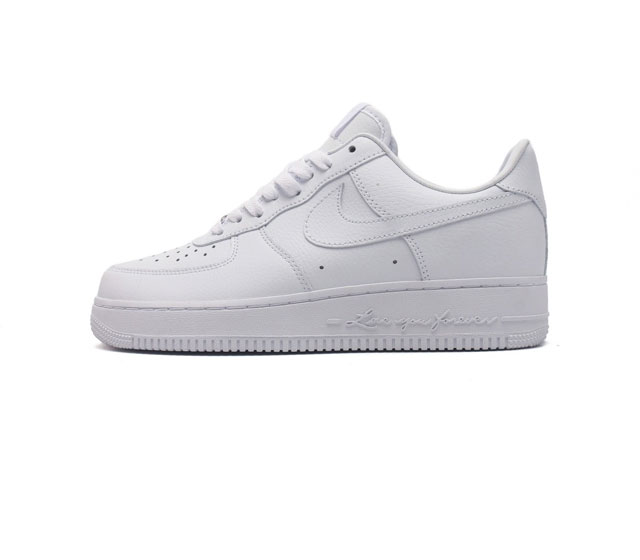 耐克 Nike Air Force 1 07 空军一号 Af 1 低帮 厚底增高百搭 休闲运动板鞋 柔软 弹性十足的缓震性能和出色的中底设计 横跨复古与现代的外