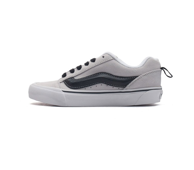 万斯 Vans Knu-Skool Vr3 Lx 面包鞋 坎普尔 茱利安系列低帮复古硫化休闲运动板鞋 肥胖版大logo 要说整个2023年最为热门的鞋型之一 面