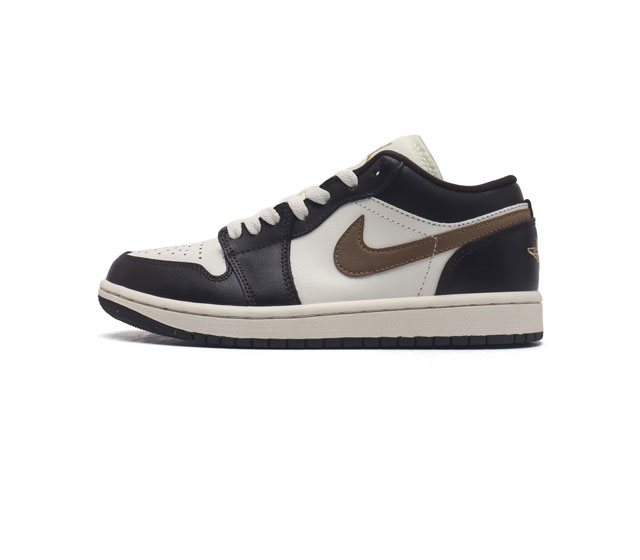 耐克 乔丹air Jordan 1 Low Aj1 乔1 乔丹1代aj1 低帮复古文化休闲运动篮球鞋 从1985 年面世的元年款汲取设计灵感 采用简洁大方的经典