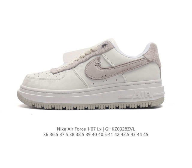 耐克 Nike Air Force 1 07 空军一号 Af 1 低帮 厚底增高百搭 休闲运动板鞋 柔软 弹性十足的缓震性能和出色的中底设计 横跨复古与现代的外