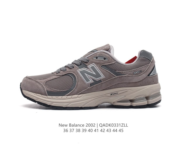 真标 新百伦 New Balance 2002R 跑鞋 男女运动鞋厚底老爹鞋 沿袭了面世之初的经典科技 以 Encap 中底配以升级版 N-Ergy 缓震物料