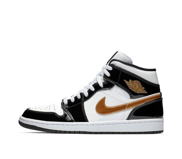 真二层耐克 Nike Air Jordan 1 Retro High Og 乔丹一代aj1 乔1 Aj1 高帮篮球鞋复刻运动鞋 皮面高帮板鞋的设计灵感源自运动夹