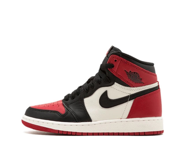 真二层耐克 Nike Air Jordan 1 Retro High Og 乔丹一代aj1 乔1 Aj1 高帮篮球鞋复刻运动鞋 皮面高帮板鞋的设计灵感源自运动夹