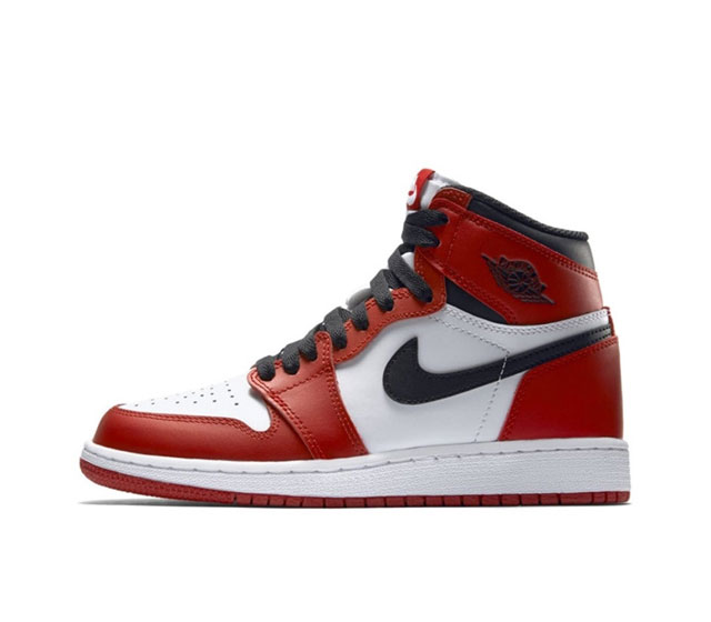 真二层耐克 Nike Air Jordan 1 Retro High Og 乔丹一代aj1 乔1 Aj1 高帮篮球鞋复刻运动鞋 皮面高帮板鞋的设计灵感源自运动夹