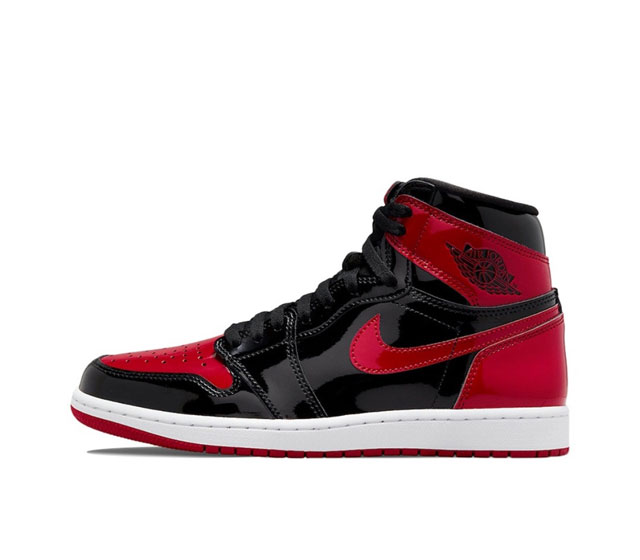 真二层耐克 Nike Air Jordan 1 Retro High Og 乔丹一代aj1 乔1 Aj1 高帮篮球鞋复刻运动鞋 皮面高帮板鞋的设计灵感源自运动夹