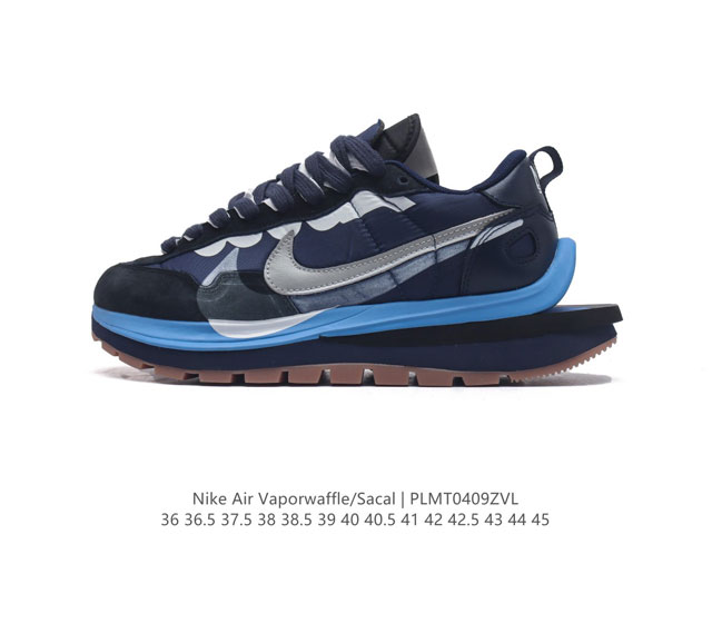 耐克 Sacai X Nike Vaporwaffle 华夫三代3.0 走秀重磅联名款运动鞋 。鞋款由pegasus与vaporfly两款鞋型的设计元素共同构建