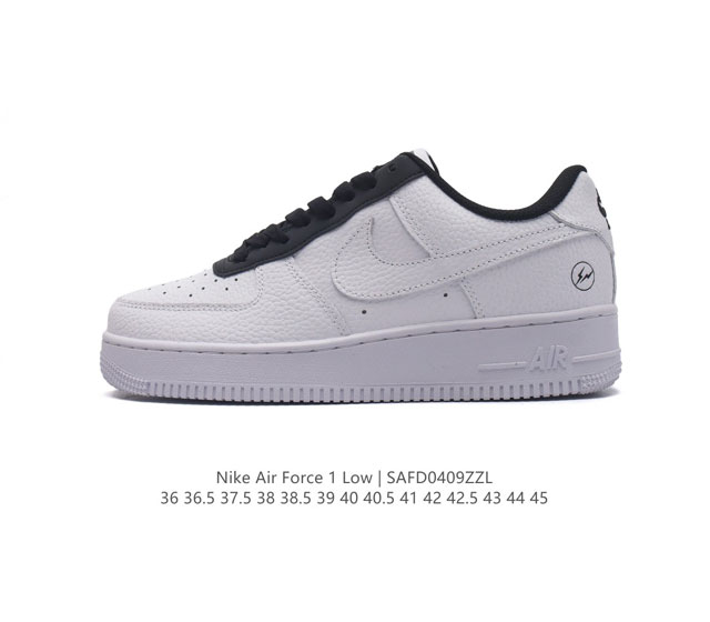 耐克 Nike Air Force 1 '07 Low 空军一号含气垫 低帮百搭厚底增高休闲运动板鞋。柔软、弹性十足的缓震性能和出色的中底设计，横跨复古与现代的