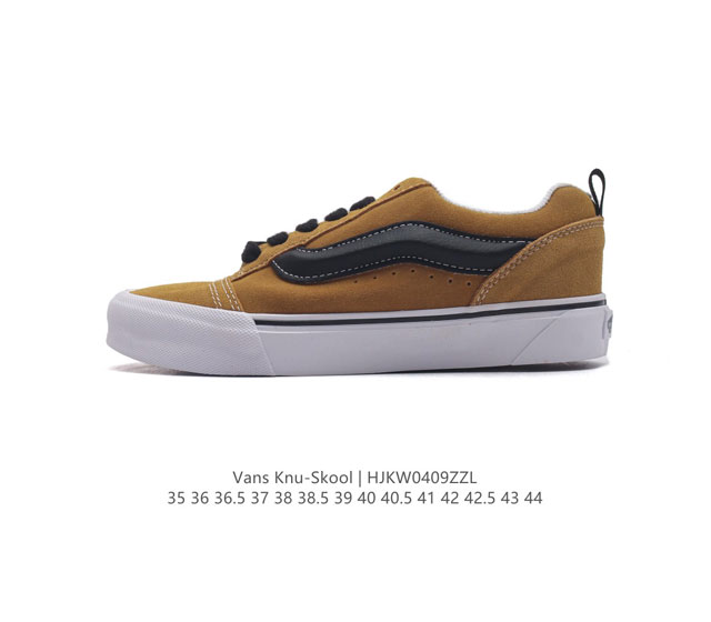 万斯 Vans Knu-Skool Vr3 Lx 面包鞋。坎普尔 茱利安系列低帮复古硫化休闲运动板鞋“肥胖版大logo”要说整个2023年最为热门的鞋型之一，