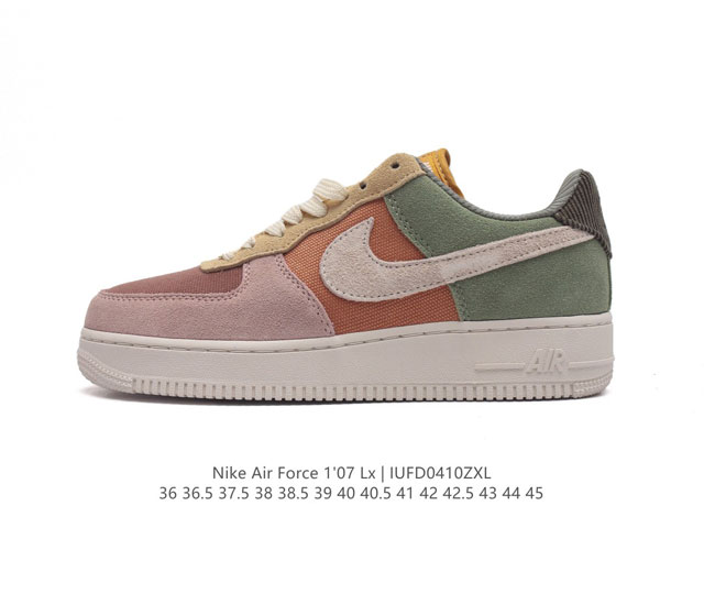 耐克 Nike Air Force 1 '07 Low 空军一号含气垫 低帮百搭厚底增高休闲运动板鞋。柔软、弹性十足的缓震性能和出色的中底设计，横跨复古与现代的