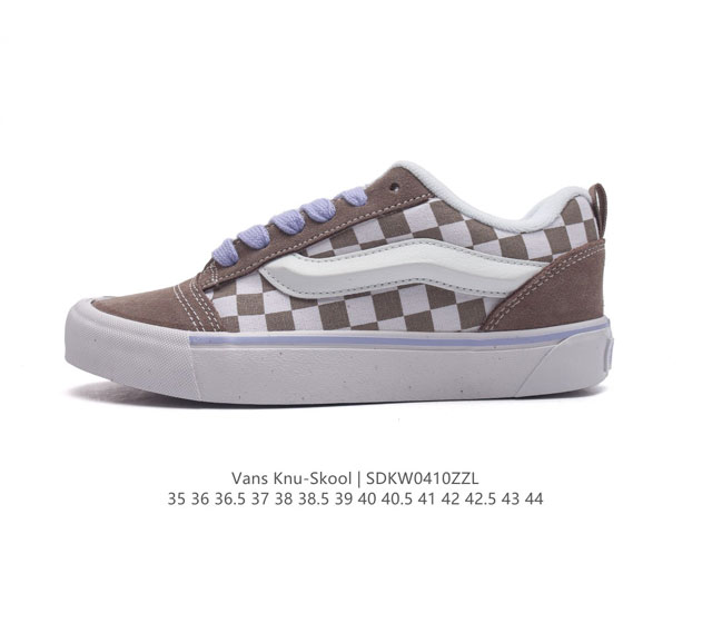 万斯 Vans Knu-Skool Vr3 Lx 面包鞋。坎普尔 茱利安系列低帮复古硫化休闲运动板鞋“肥胖版大logo”要说整个2023年最为热门的鞋型之一，