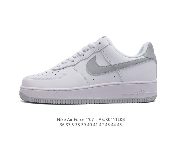 耐克 Nike Air Force 1 '07 Low 空军一号含气垫 低帮百搭厚底增高休闲运动板鞋。柔软、弹性十足的缓震性能和出色的中底设计，横跨复古与现代的