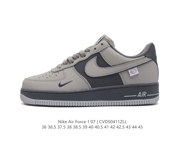 耐克 Nike Air Force 1 '07 Low 空军一号含气垫 低帮百搭厚底增高休闲运动板鞋。柔软、弹性十足的缓震性能和出色的中底设计，横跨复古与现代的