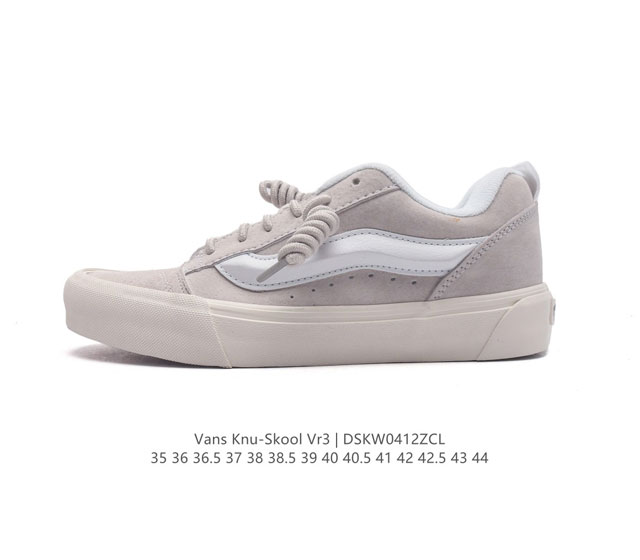 万斯 Vans Knu-Skool Vr3 Lx 面包鞋。坎普尔 茱利安系列低帮复古硫化休闲运动板鞋“肥胖版大logo”要说整个2023年最为热门的鞋型之一，