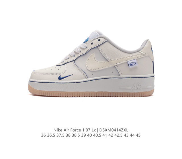 耐克 Nike Air Force 1 '07 Low 空军一号含气垫 低帮百搭厚底增高休闲运动板鞋。柔软、弹性十足的缓震性能和出色的中底设计，横跨复古与现代的