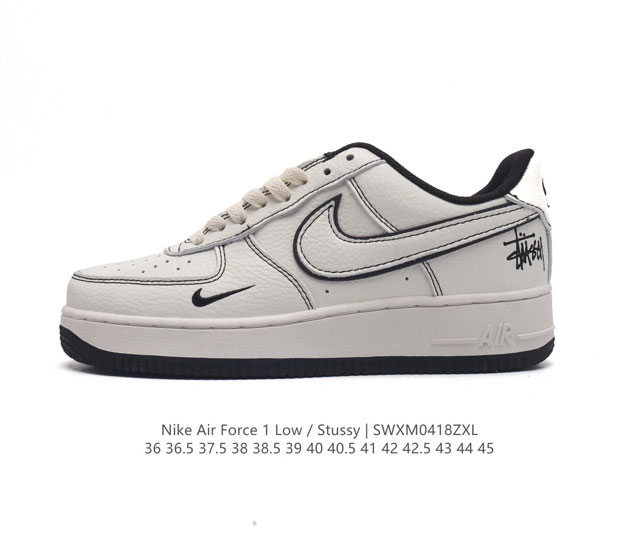 耐克 Nike Air Force 1 '07 Low 空军一号含气垫 低帮百搭厚底增高休闲运动板鞋。柔软、弹性十足的缓震性能和出色的中底设计，横跨复古与现代的