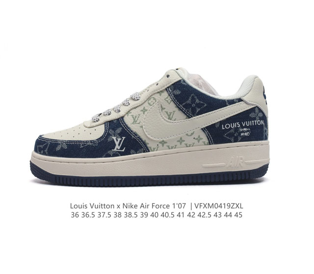 耐克 Nike Air Force 1 '07 Low 空军一号含气垫 低帮百搭厚底增高休闲运动板鞋。柔软、弹性十足的缓震性能和出色的中底设计，横跨复古与现代的