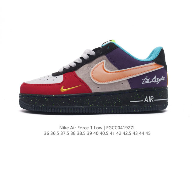 耐克 Nike Air Force 1 '07 Low 空军一号含气垫 低帮百搭厚底增高休闲运动板鞋。柔软、弹性十足的缓震性能和出色的中底设计，横跨复古与现代的