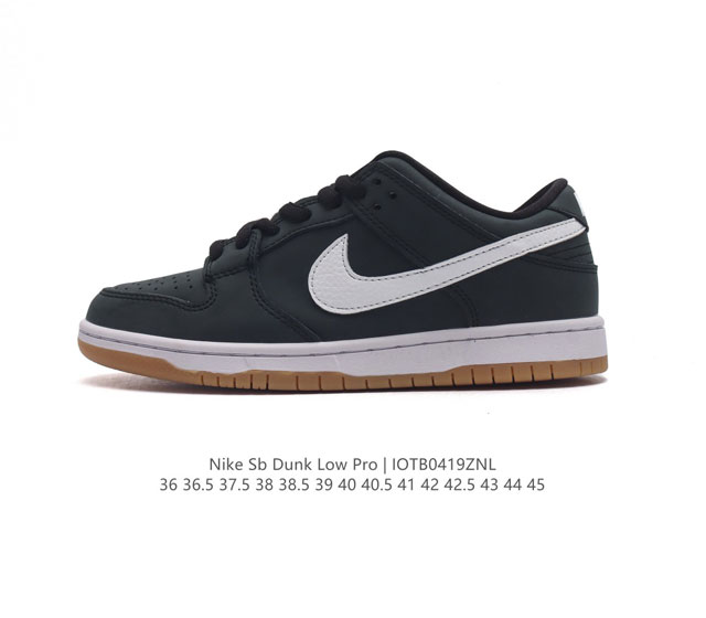 耐克nike Sb Dunk Low Pro Iso 复古低帮休闲运动滑板板鞋。采用脚感柔软舒适zoomair气垫，有效吸收滑板等极限运动在落地时带来的冲击力，