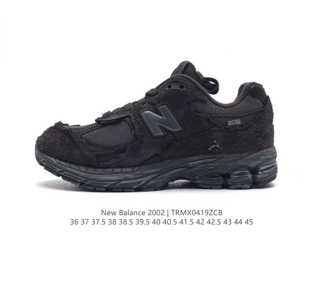 新百伦 New Balance 2002R 跑鞋 男女运动鞋厚底老爹鞋。沿袭了面世之初的经典科技，以 Enca 中底配以升级版 N-Ergy 缓震物料。鞋面则采