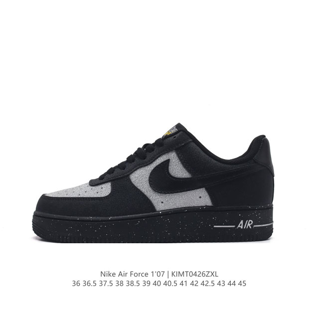 耐克 Nike Air Force 1 '07 Low 空军一号含气垫 低帮百搭厚底增高休闲运动板鞋。柔软、弹性十足的缓震性能和出色的中底设计，横跨复古与现代的