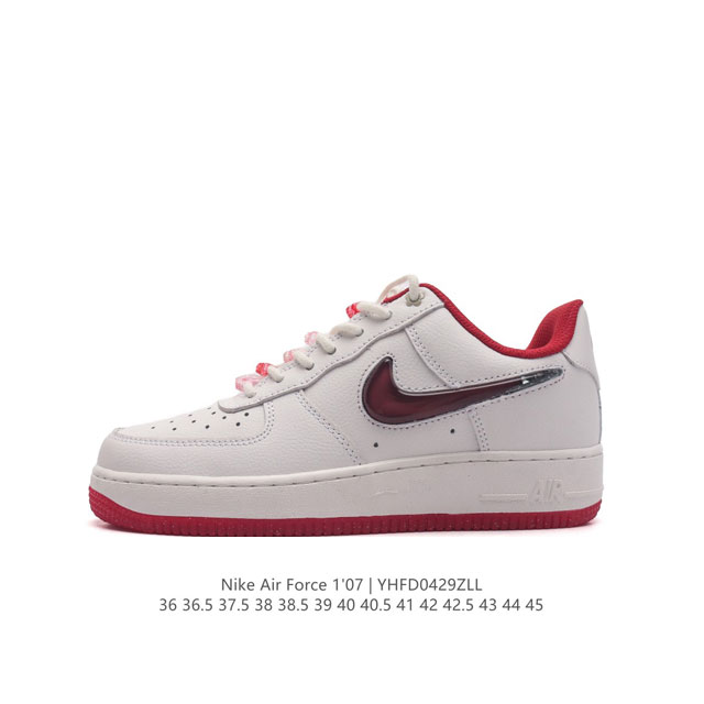 特价 耐克 Nike Air Force 1 '07 Low 空军一号含气垫 低帮百搭厚底增高休闲运动板鞋。柔软、弹性十足的缓震性能和出色的中底设计，横跨复古与