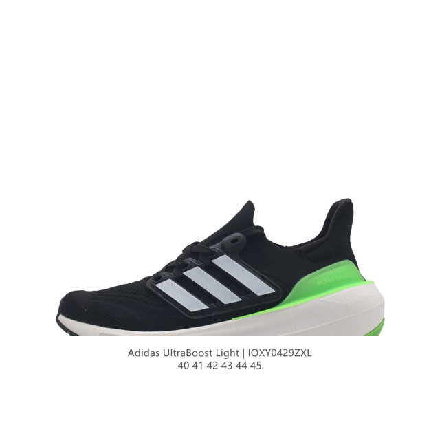 阿迪达斯 .老爹鞋 全新adidas Ultra Light Boost 系列超轻升级，10周年新一代缓震运动跑鞋。在阿迪达斯boost跑鞋面世十周年之际，阿迪