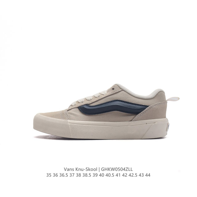 万斯 Vans Knu-Skool Vr3 Lx 面包鞋。坎普尔 茱利安系列低帮复古硫化休闲运动板鞋“肥胖版大logo”要说整个2023年最为热门的鞋型之一，