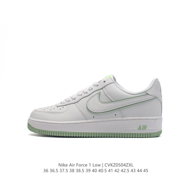 耐克 Nike Air Force 1 '07 Low 空军一号含气垫 低帮百搭厚底增高休闲运动板鞋。柔软、弹性十足的缓震性能和出色的中底设计，横跨复古与现代的