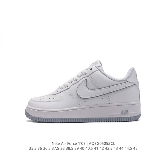 耐克 Nike Air Force 1 '07 Low 空军一号含气垫 低帮百搭厚底增高休闲运动板鞋。柔软、弹性十足的缓震性能和出色的中底设计，横跨复古与现代的