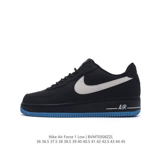 耐克 Nike Air Force 1 '07 Low 空军一号含气垫 低帮百搭厚底增高休闲运动板鞋。柔软、弹性十足的缓震性能和出色的中底设计，横跨复古与现代的