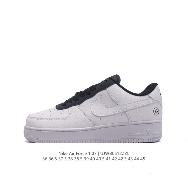 耐克 Nike Air Force 1 '07 Low 空军一号含气垫 低帮百搭厚底增高休闲运动板鞋。柔软、弹性十足的缓震性能和出色的中底设计，横跨复古与现代的