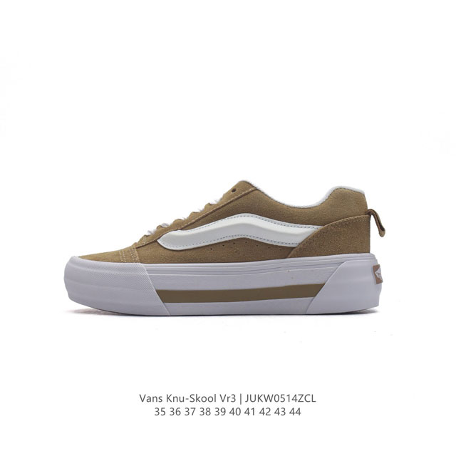 万斯 Vans Knu-Skool Vr3 Lx 面包鞋。坎普尔 茱利安系列低帮复古硫化休闲运动板鞋“肥胖版大logo”要说整个2023年最为热门的鞋型之一，