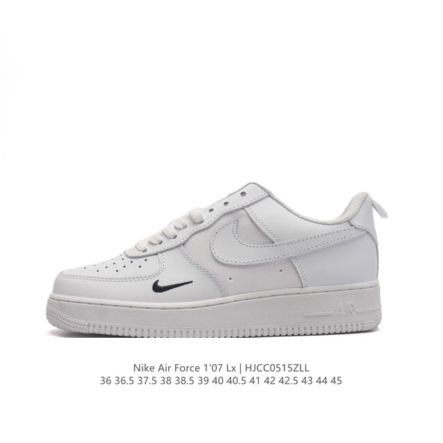 耐克 Nike Air Force 1 '07 Low 空军一号含气垫 低帮百搭厚底增高休闲运动板鞋。柔软、弹性十足的缓震性能和出色的中底设计，横跨复古与现代的