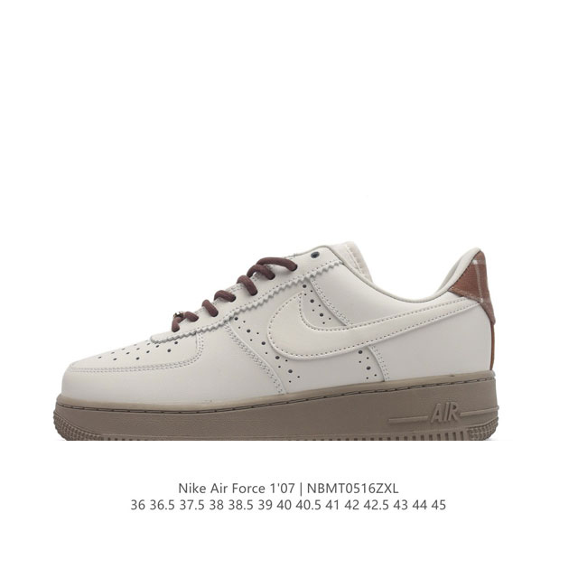 耐克 Nike Air Force 1 '07 Low 空军一号含气垫 低帮百搭厚底增高休闲运动板鞋。柔软、弹性十足的缓震性能和出色的中底设计，横跨复古与现代的